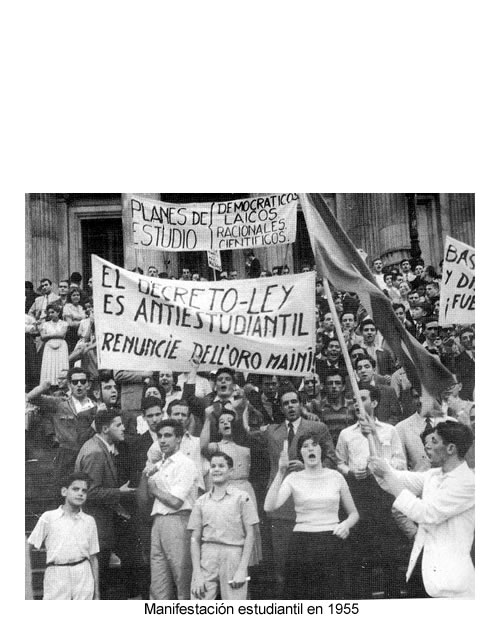 El gobierno militar durante la dictadura de 1955 autorizo a las universidades privadas por eso tuvo el decreto fue redactado por Atilio Dell'Oro Maini como  Ministro de Educación pero ante la resistencia estudiantil dejo la medida en suspenso ante las pr